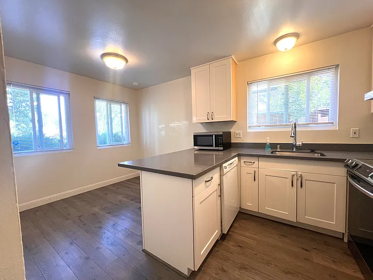 2708 Jones Rd #1 — Photo 6
