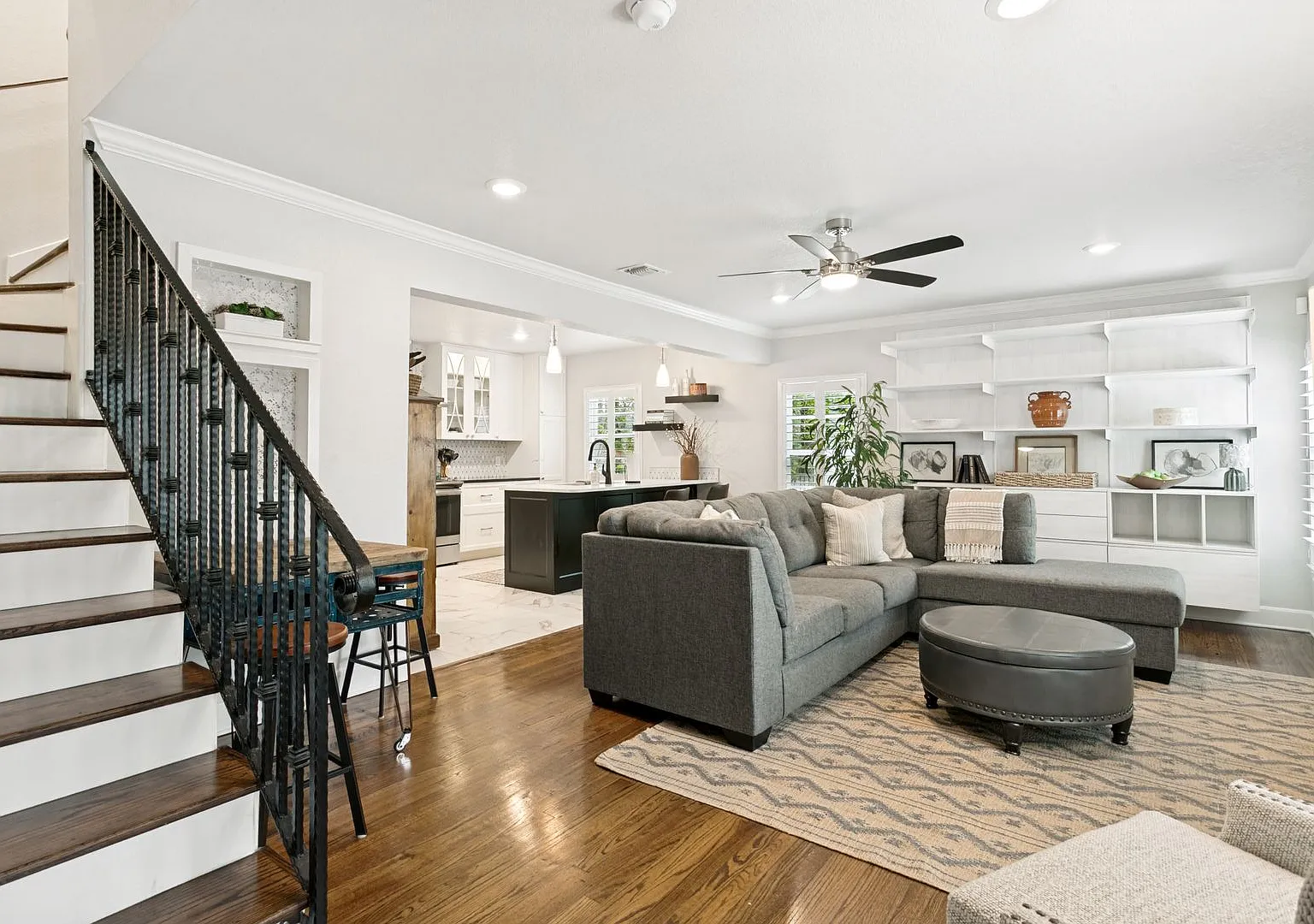Beautiful 3-Bedroom Apartment In Olmos Park — Photo 4