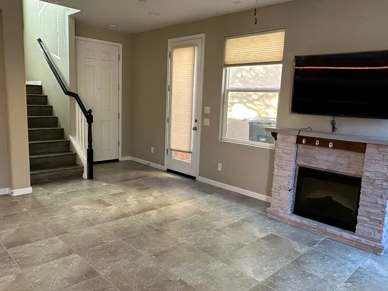 3233 Monviso Ln — Photo 2