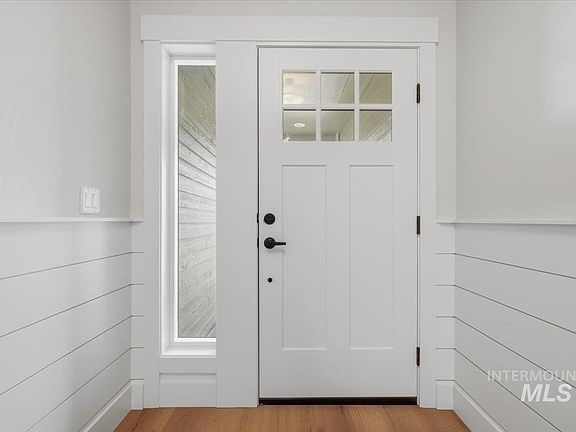 2nd image of 9407 S Esmeralda Ave