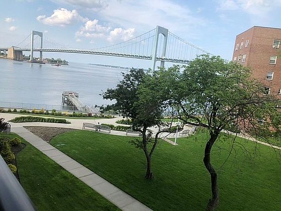 3rd image of 16221 Powells Cove Blvd #3S