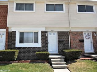 8204 Farnum Cir, Warren, MI 48093