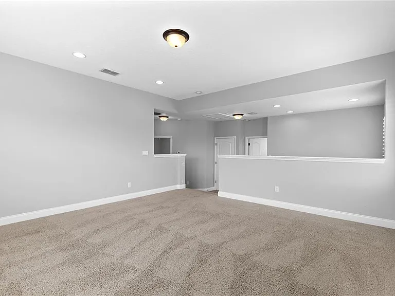 8631 Laureate Blvd — Photo 17