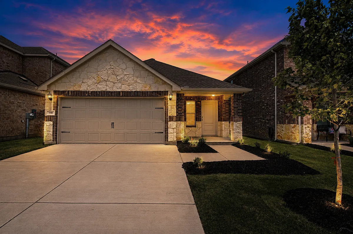 Building Photo - 598 Minnie Ln