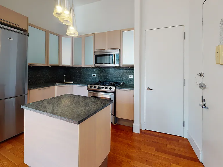120 Greenwich St #11A — Photo 7