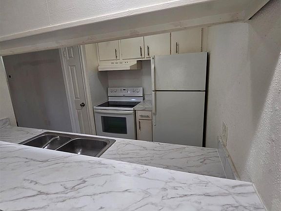 4th image of 1516 Bay Area Blvd APT B2