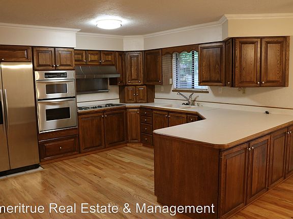 4th image of 855 S Fox Hill Dr