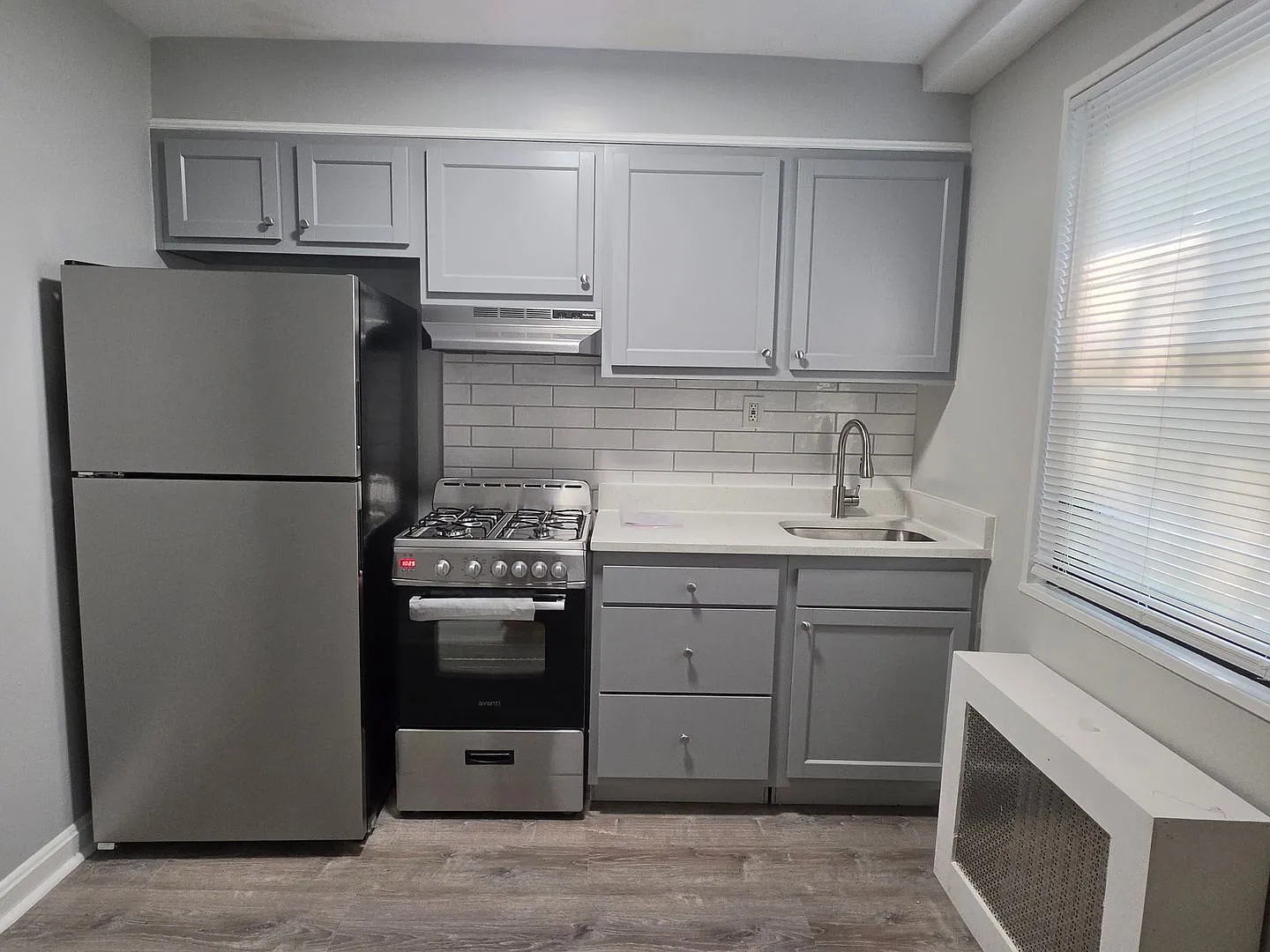 1649 Franklin St Ne — Photo 4