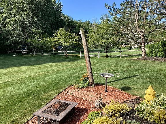 3rd image of 2549 Brooksboro Dr