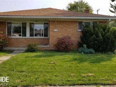 35710 Lucerne St, Clinton Township, MI, 48035