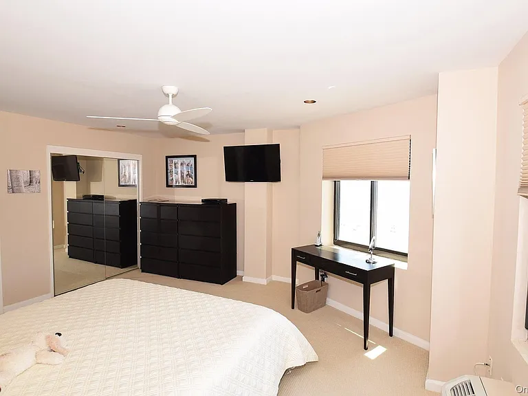 360 Shore Rd #5E — Photo 16