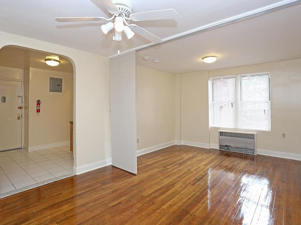 2nd image of 15311 88th Ave #33-33B