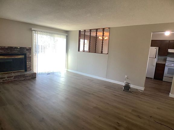 5th image of 915 Glendower St