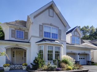 36 Hunters Run, Oakland, NJ 07436