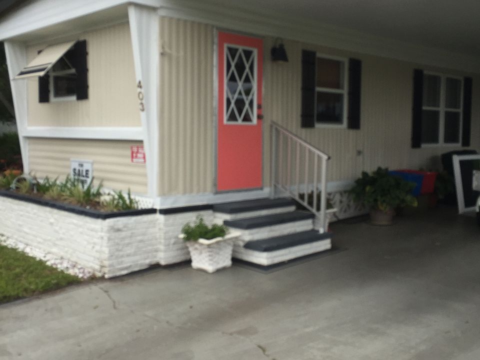 1st image of 403 Longwood Dr