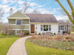 1103 Golf Ln, Wheaton, IL 60189