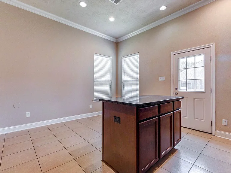 6107 Nicholas Ln — Photo 10