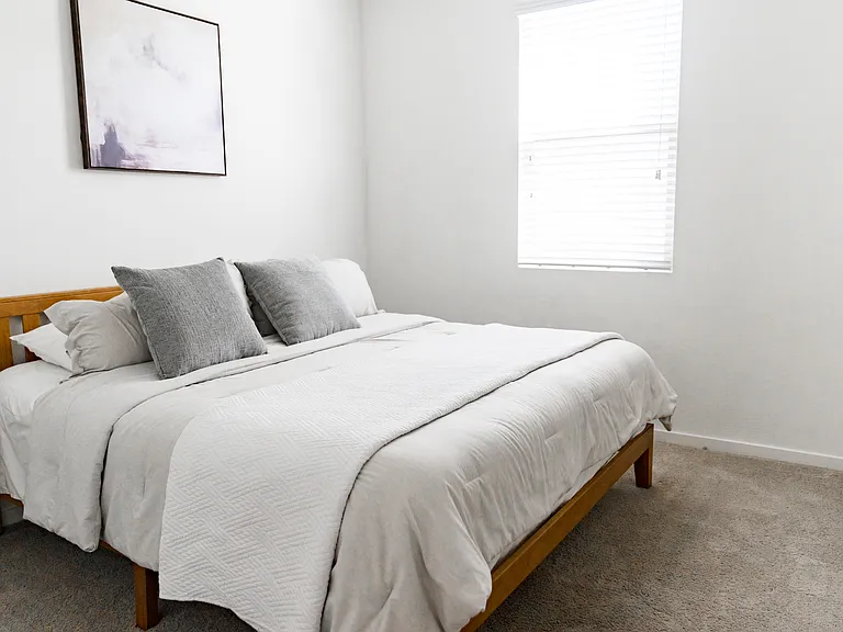21347 W Holly St — Photo 8