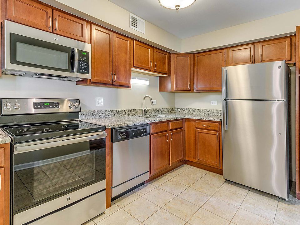 Kitchen with plenty of counter and cabinet space
