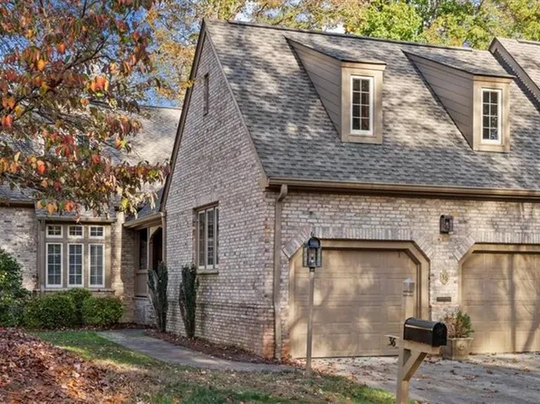 36 Sturbridge Ln, Greensboro, NC 27408