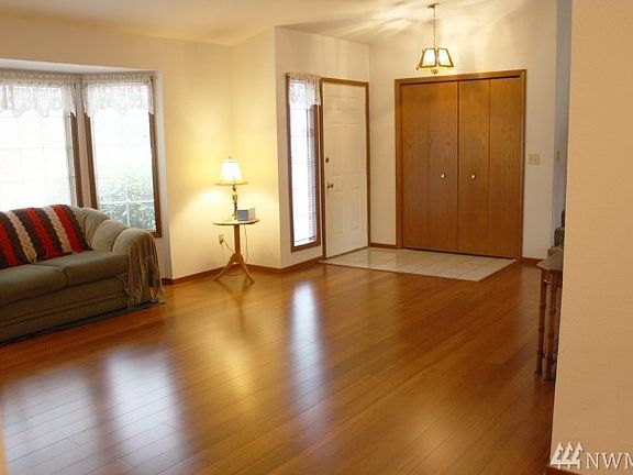 3rd image of 3517 Orchard Pl SE