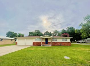 921 Presidents Dr, Warner, OK 74469