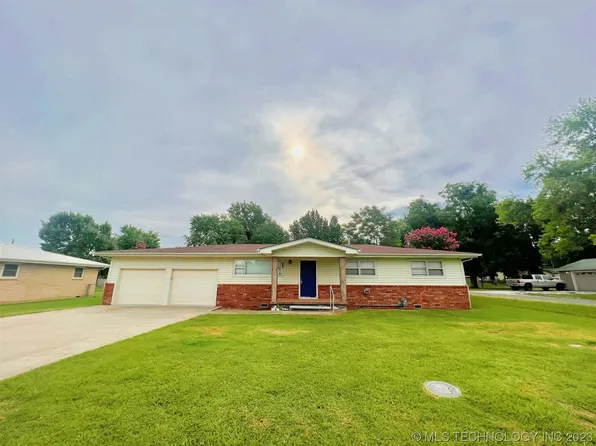 921 Presidents Dr, Warner, OK 74469