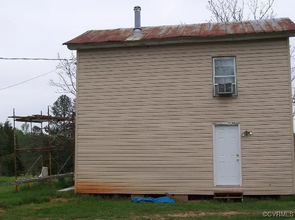 719 Red Level Ln, South Hill, VA 23970