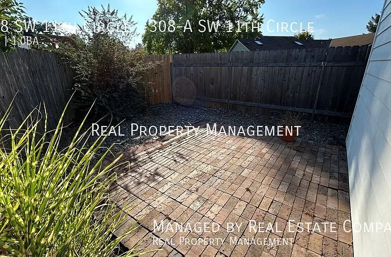 308 SW 11th Cir #A — Photo 16