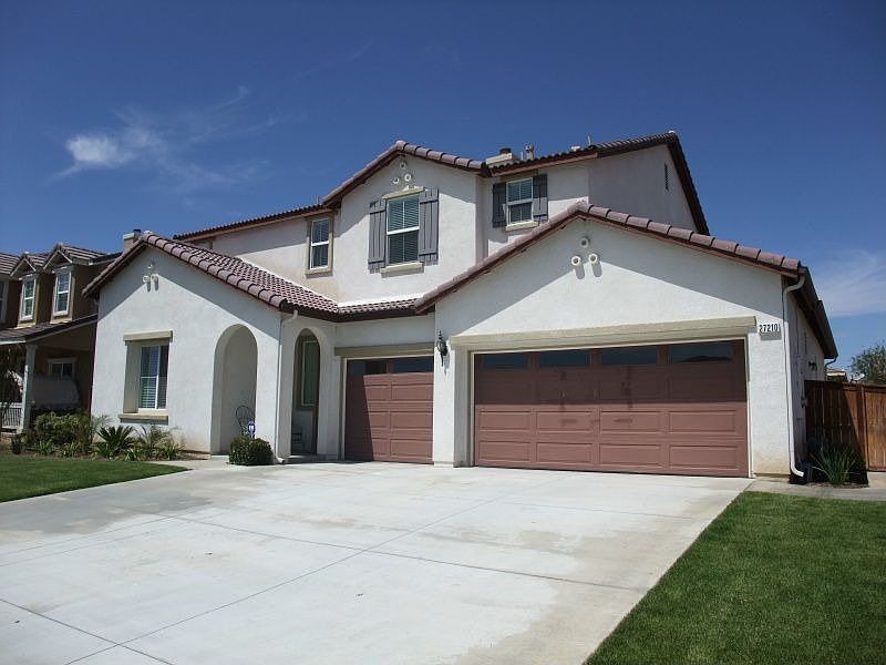 2nd image of 27210 Delphinium Ave