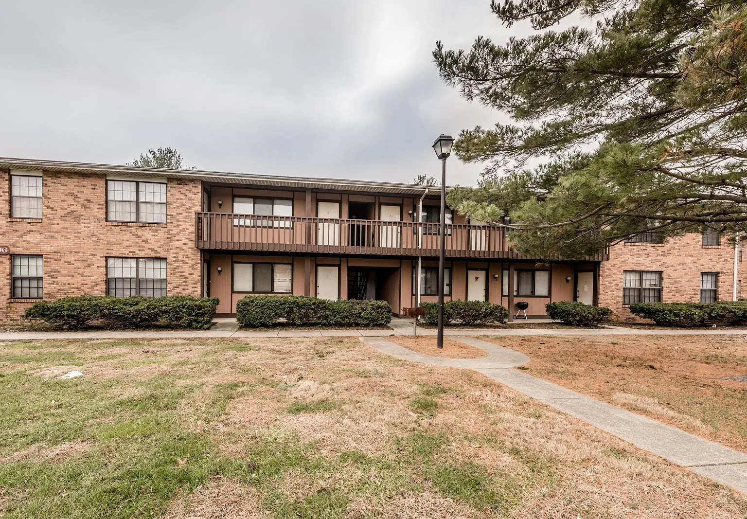 2 bed, $850 — Photo 1