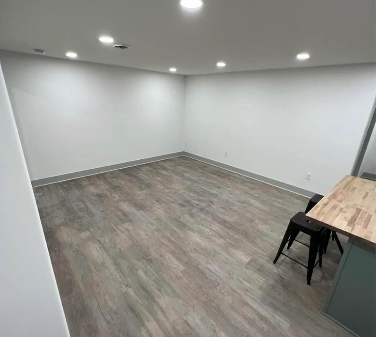 2 bed, 900 sqft, $1,100 — Photo 2