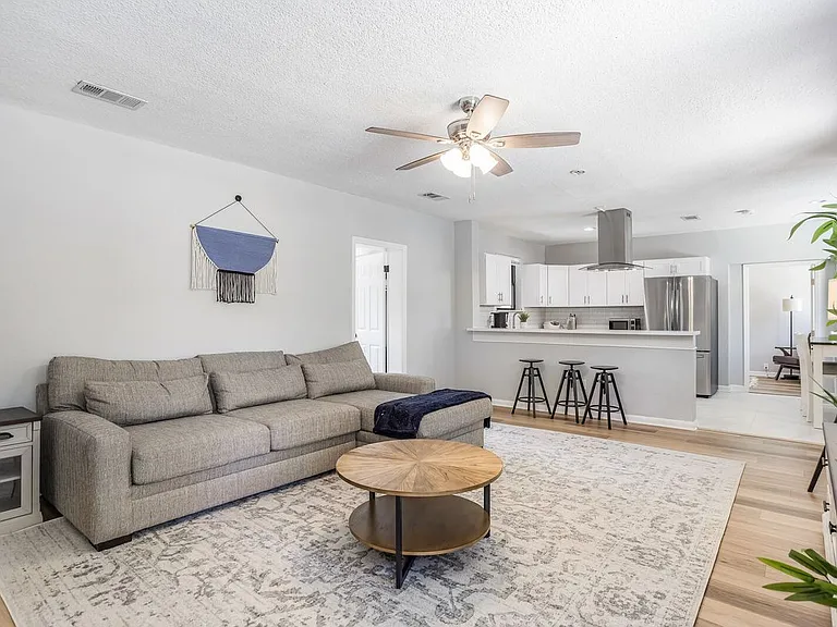 427 Holly Ave — Photo 5