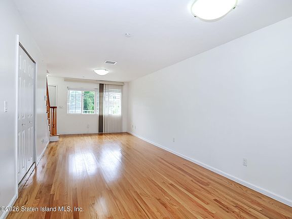 5th image of 4177 Amboy Rd