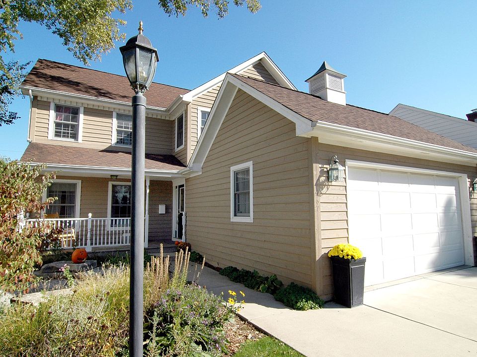 4 Bed/4 Bath...4 Levels of Living