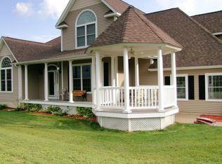 7 Gabriel Dr, Ellington, CT 06029