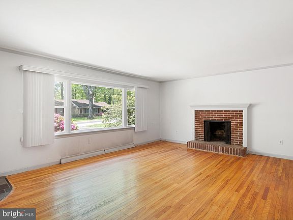 5th image of 118 Southwick Dr