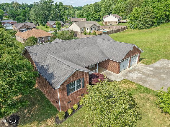 2nd image of 507 Rayley Ct