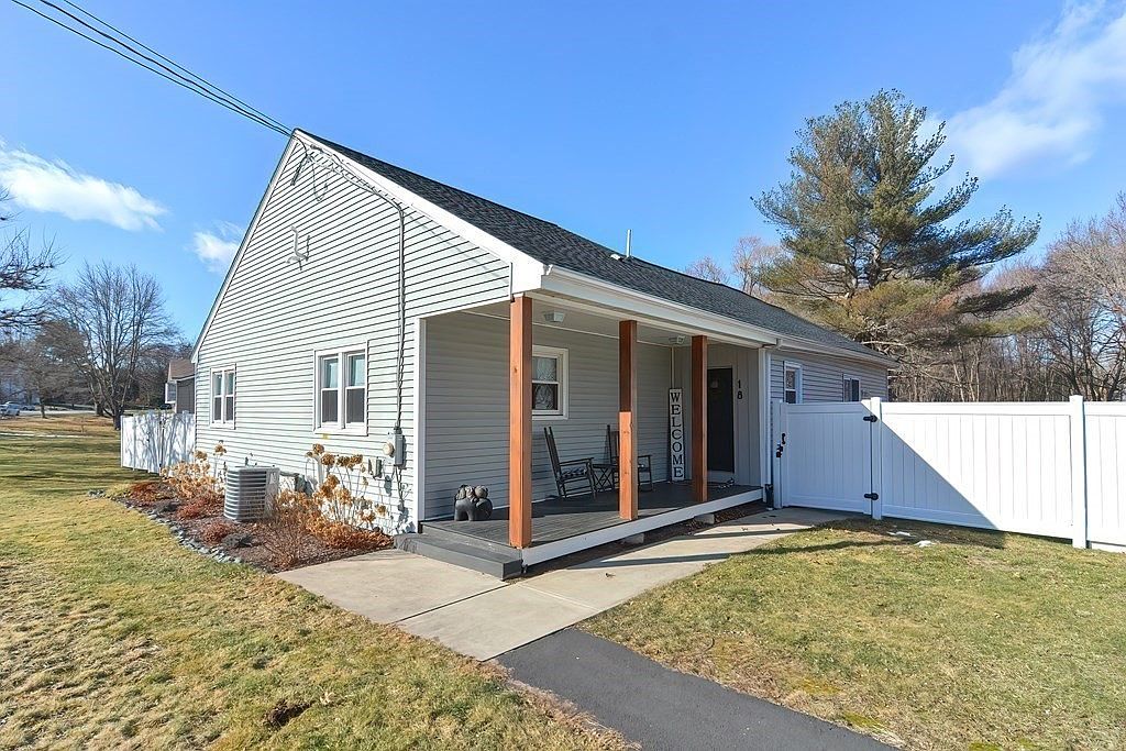18 Village St, Medway, MA 02053 Zillow