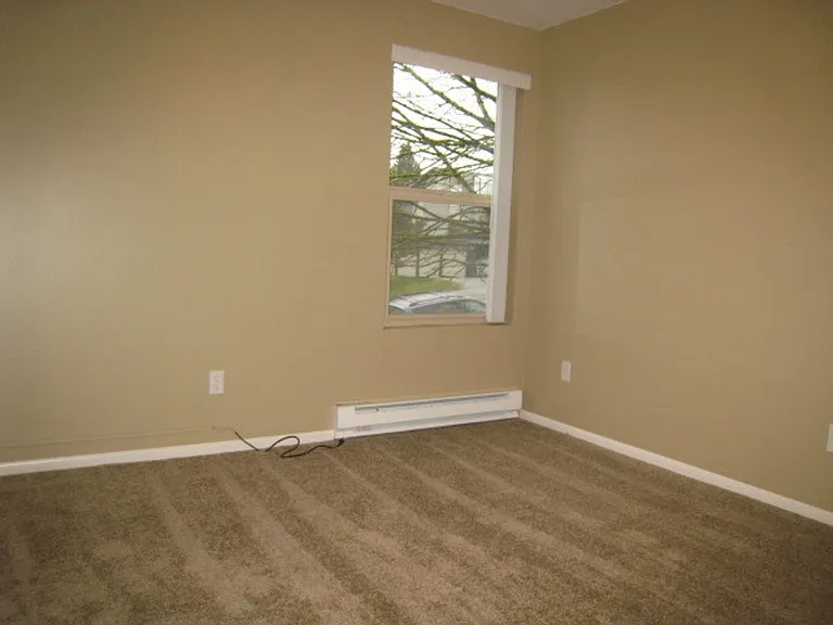 3326 Lombard Ave #23 — Photo 10
