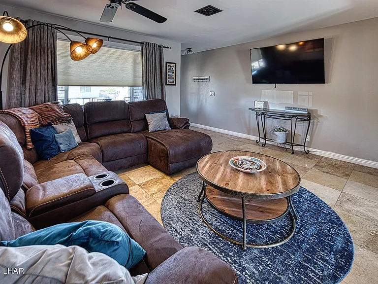 2715 Shasta Ln — Photo 10