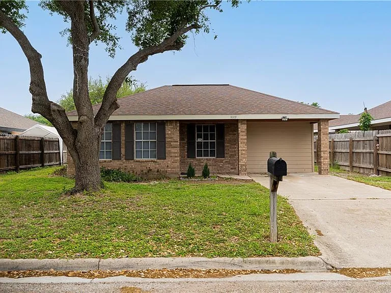 4009 Yucca Ave — Photo 1