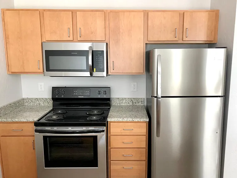 2727 E 35th Ave #B-5 — Photo 6