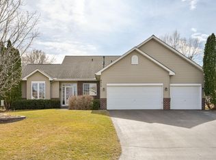 9315 Creek Ridge Ln, Savage, MN 55378