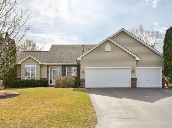 9315 Creek Ridge Ln, Savage, MN 55378