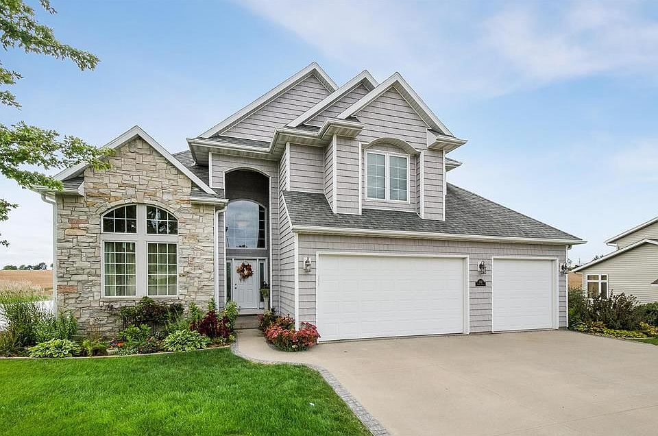 1st image of 202 Rogers Dr