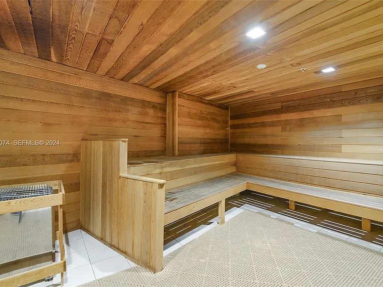 2500 Parkview Dr #1610 — Photo 16