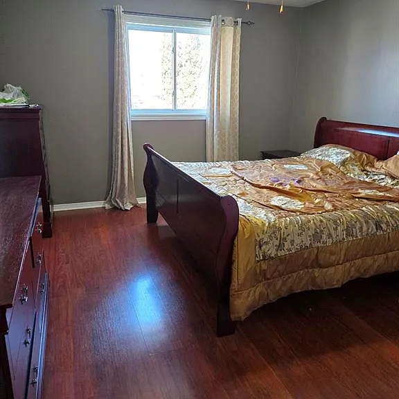 1504 Fuller Cres — Photo 8