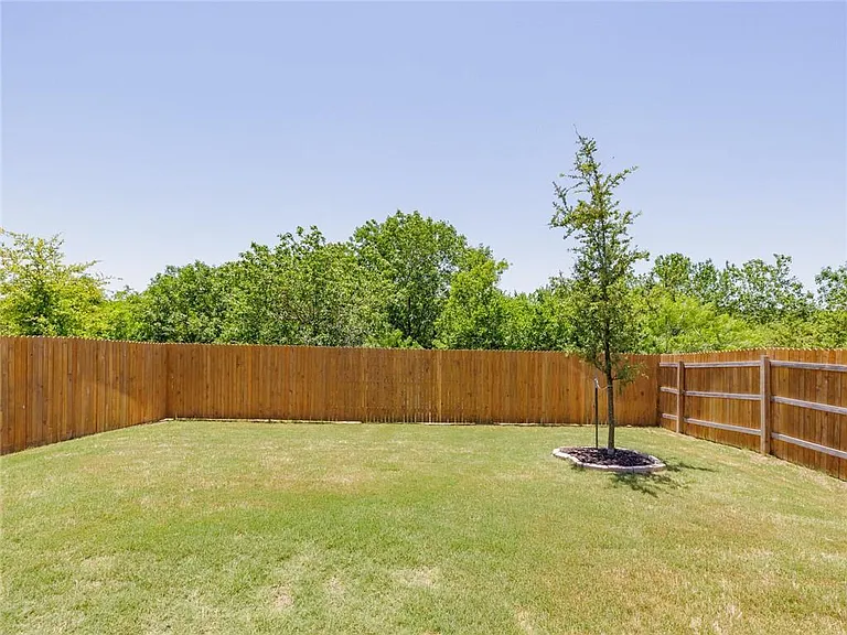 3601 Kotche St — Photo 25