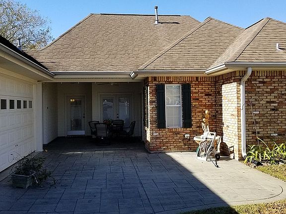 Back patio, rear entrance